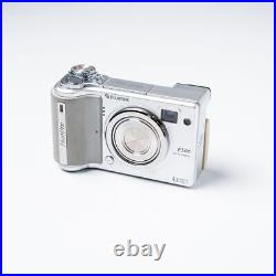 Near MINT Complete FUJIFILM FinePix E500 Old Digital Camera from JAPAN