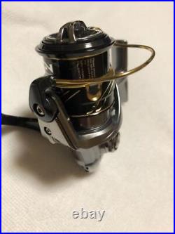 Spinning reel Shimano 16 Vanquish C2000S Complete With Accessories from Japan